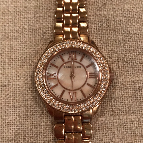 Anne Klein Accessories - NWT. Beautiful Anne Klein rose gold watch